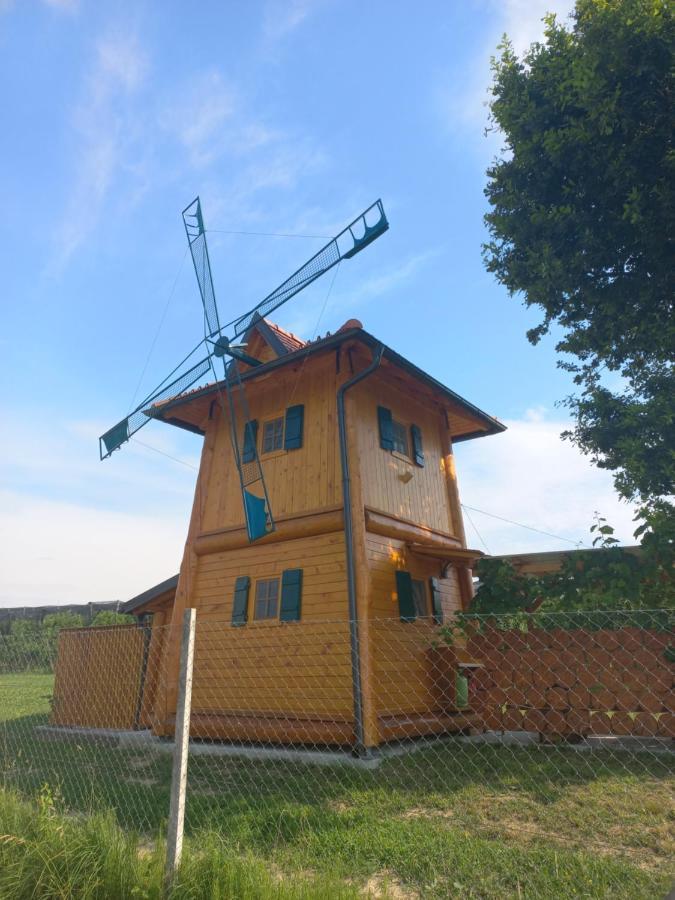 Willa Unique Wooden Holiday House In Nature Lukovica pri Domžalah Zewnętrze zdjęcie